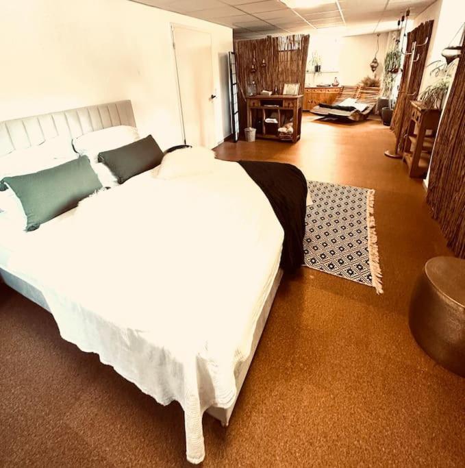 Privatzimmer, Geteiltes Bad Und Toilette Würzburg
