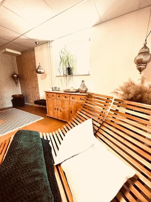 Privatzimmer, Geteiltes Bad Und Toilette *