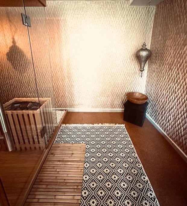 Privatzimmer, Geteiltes Bad Und Toilette Würzburg